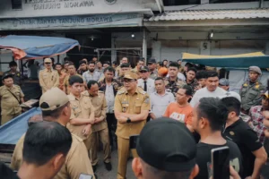 BUPATI ASRI LUDIN TINJAU PASAR TANJUNG MORAWA: CARI SOLUSI PENATAAN AGAR TETAP RAMAI TAPI TERTIB    “Pemkab Akui Kapasitas Lapak Cukup, Zonasi dan Lebar Lapak Jadi Pertimbangan”