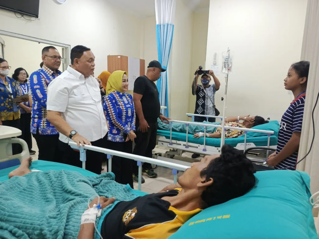 “UNTUK MASYARAKAT DELI SERDANG, MARI SAMA-SAMA DUKUNG BUPATI UNTUK DELI SERDANG SEHAT”  RSUD Haji Amri Tambunan Gratiskan Pasien Kurang Mampu Lewat Program Pas Pula + Layanan “Pas Jempol”