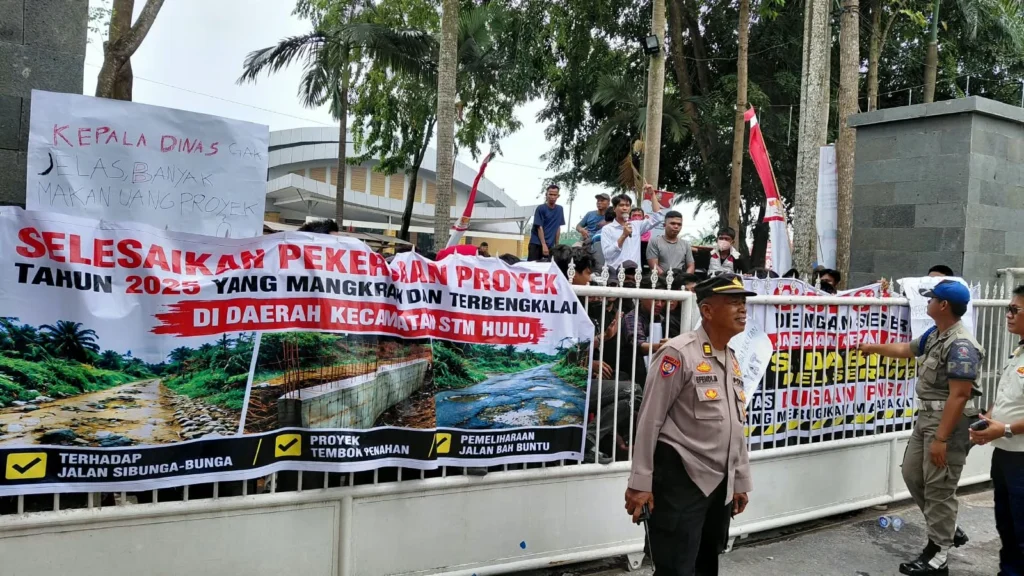 INSPEKTORAT TURUN! DUGAN JUAL BELI PROYEK JALAN DI DELI SERDANG DIAUDIT
