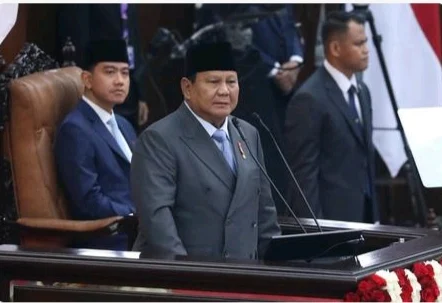 PRESIDEN PRABOWO TEGUR KAPOLRI DAN PANGLIMA TNI: 1.000 TAMBANG ILEGAL BEROPERASI, PEJABAT TIDAK TAHU — UNTUK APA NEGARA BERIKAN PANGKAT?