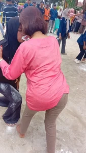 Peringati HUT RI ke 81, Kaum Ibu Berlomba Sembako, Harapan Rakyat Untuk Pejabat Jangan Berlomba Korupsi