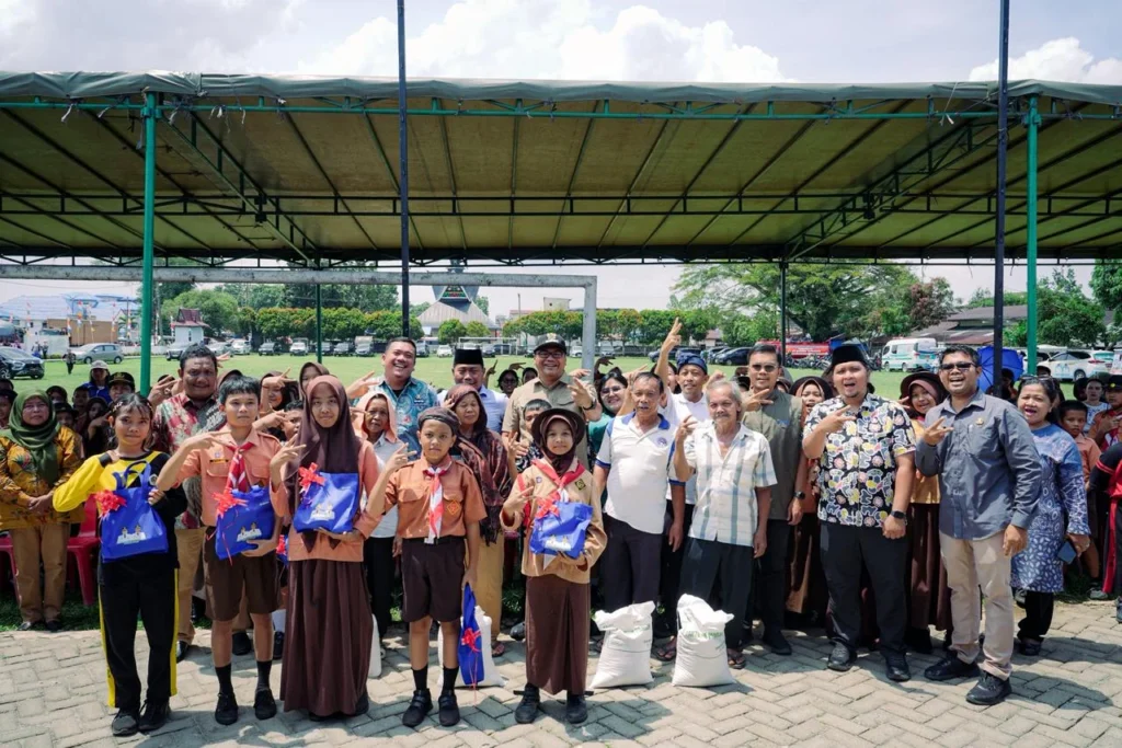 Bupati Asri Ludin Ancam : Beras Bantuan 30 Kg Jangan Dikurangi 1 Butir Pun!