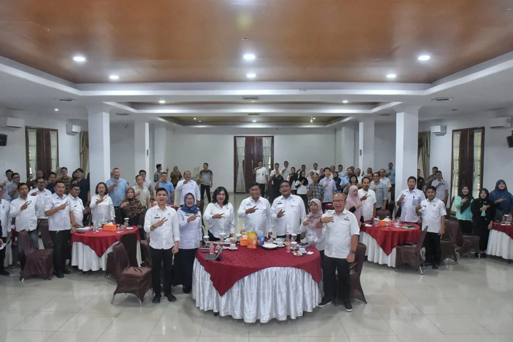 WABUP LOM LOM TEGASKAN: PEMKAB DELI SERDANG PILIH PENDEKATAN BERSAHABAT, BUKAN LANGSUNG TERTIBKAN PENGUSAHA   “Permasalahan ini tanggung jawab bersama, kita ingin pencegahan sebelum tindakan”