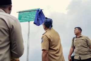 Bupati Deli Serdang Terapkan Aturan Baru: Tiap Jalan Mulus Wajib Pasang Plang Hijau Transparan