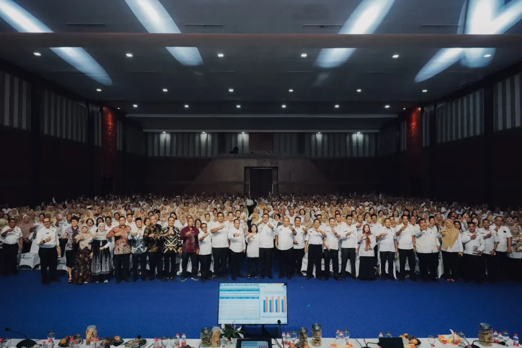 2027 DELI SERDANG BAGI-BAGI BEASISWA & SERAGAM GRATIS! BUPATI: JANGAN SAMPAI ANAK DITOLAK SEKOLAH KARENA MISKIN!